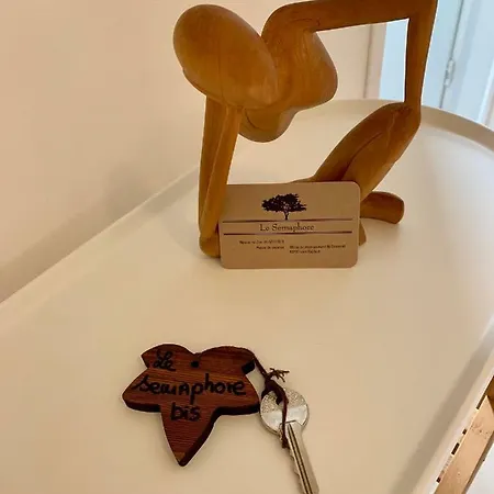 Le Petit Semaphore *